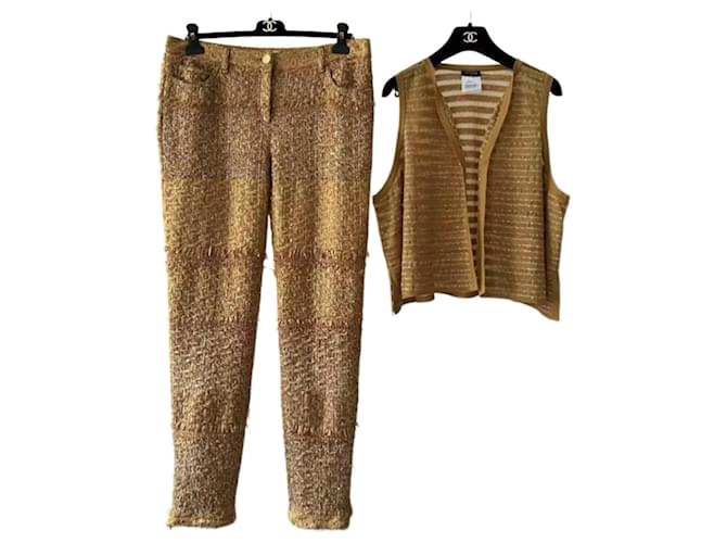 Chanel Nuova Parigi / Pantaloni e gilet in tweed con nastro Dubai Multicolore  ref.1224329
