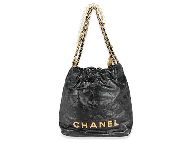 Chanel Mini Chanel in pelle di vitello trapuntata stropicciata lucida nera con catena di perle 22 vagabondo Nero  ref.1225175
