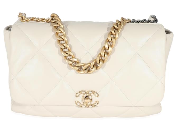 Chanel Maxi en cuir d'agneau matelassé brillant ivoire Chanel 19 sac à rabat Beige  ref.1225317