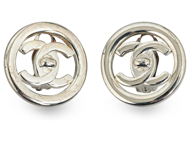 Chanel Silber CC Drehverschluss-Clip-On-Ohrringe Metall  ref.1225707