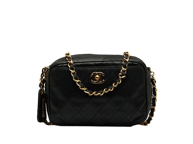 CHANEL Handbags Camera Black Leather  ref.1226757