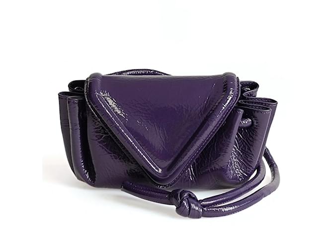 Bottega Veneta Bottega Veneta Becco shoulder bag in purple textured leather  ref.1226759