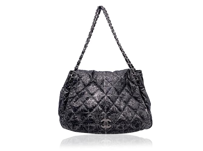 Chanel Shoulder Bag Rock in Moskau Grau Leinwand  ref.1226800