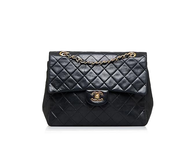 CHANEL Handbags Timeless/classique Black Leather  ref.1227115
