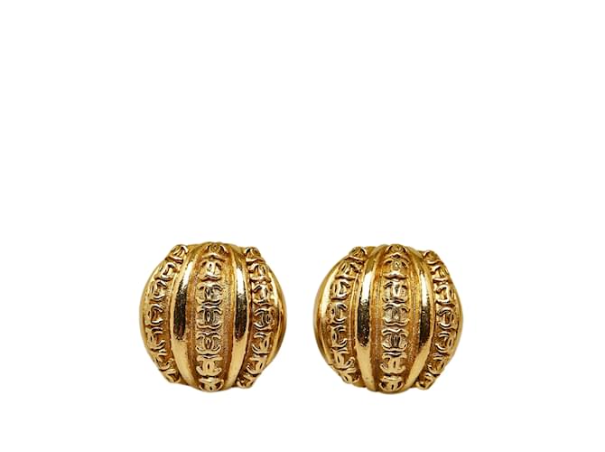 Chanel earrings Golden Metal  ref.1227376