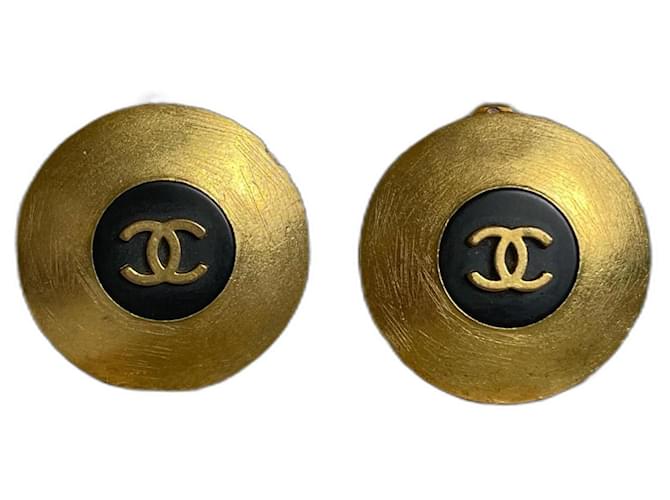 Chanel Aretes Negro Dorado Gold hardware  ref.1227414