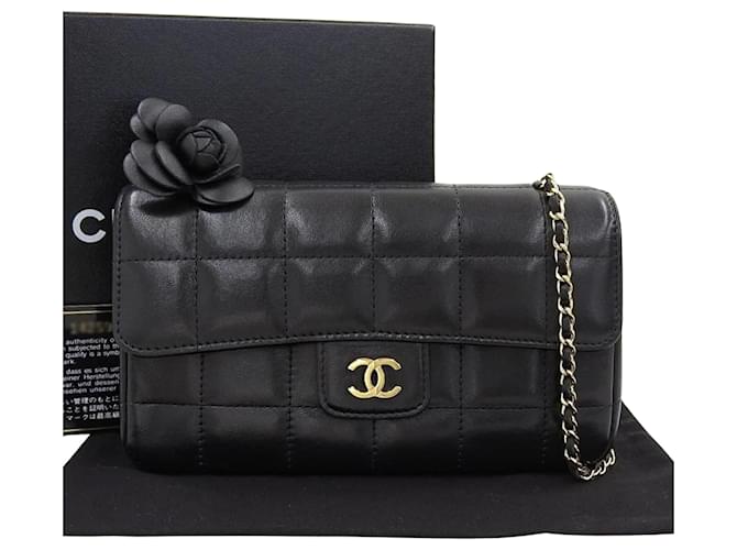 Classique Chanel Camélia Cuir Noir  ref.1227623