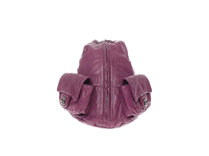 Chanel Der Lammfell-Rucksack ist eine Rückentasche Lila Leder  ref.1227737