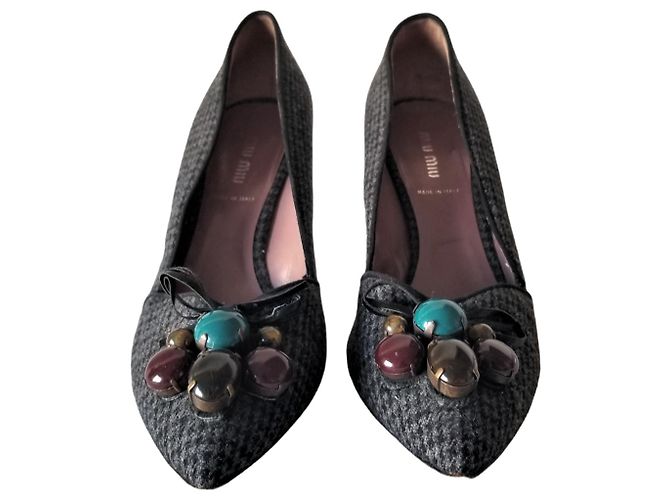 Scarpins Miu Miu houndstooth preto e cinza de algodão