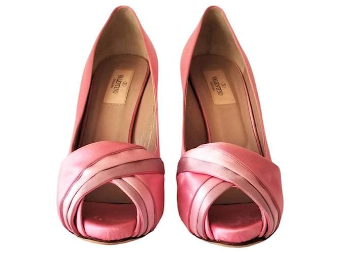 Valentino Garavani Valentino silk shoes Pink  ref.1228010