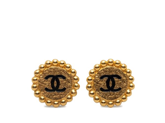 Boucles d'oreilles à clip Chanel CC dorées Plaqué or  ref.1228486