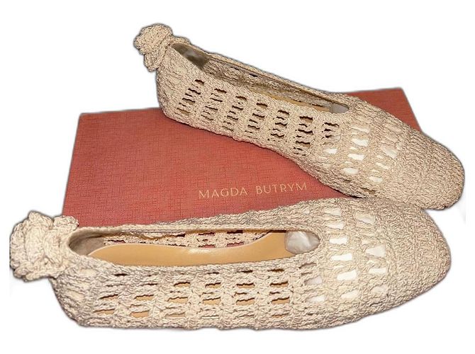 Magda Butrym Satin Pumps Creme