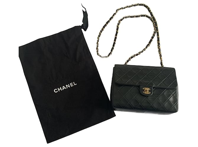 Chanel Clásico atemporal Negro Cuero  ref.1228748