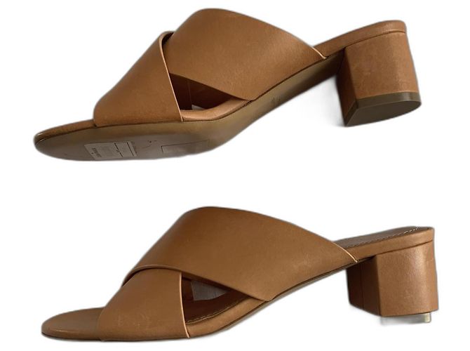 Mansur Gavriel sandali