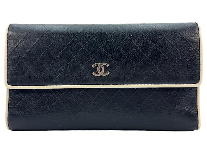 CHANEL Leather Wallet Quilted Case Black Cream Wallet  ref.1228768