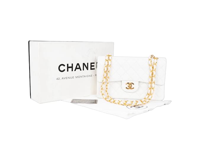 Chanel gestepptes Lammleder 24K Gold Kleine gefütterte Klappentasche Weiß Leinwand  ref.1229184