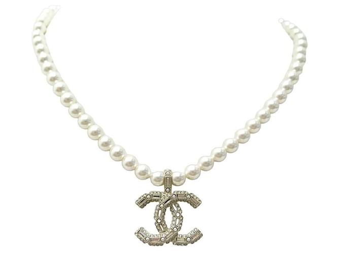 NEUF COLLIER CHANEL LOGO CC & PERLES METAL 35/45 NEW STRASS PEARL NECKLACE Métal Doré  ref.1229607