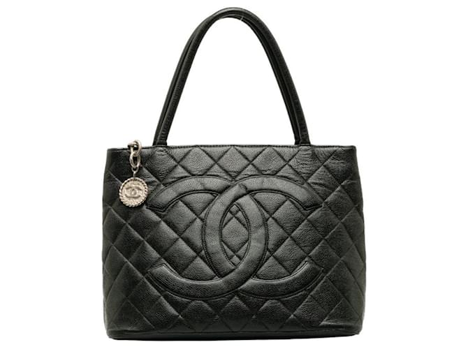 Medaillon Chanel Médaillon Black Leather  ref.1230823