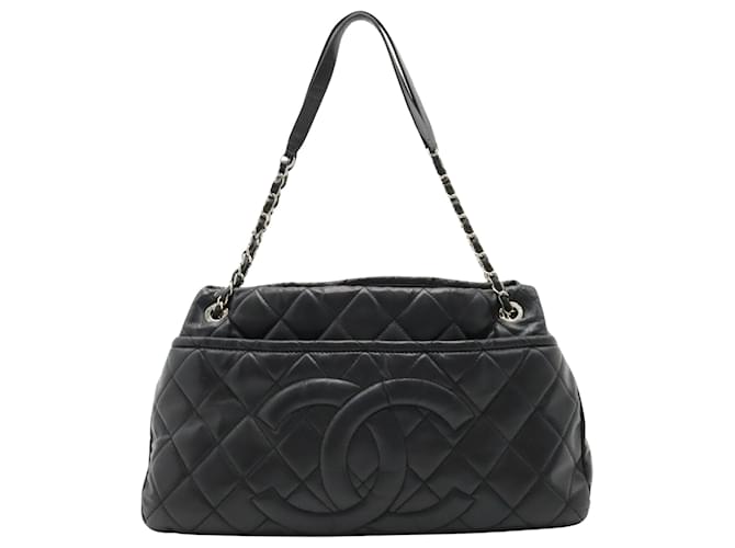 Timeless Chanel Logo CC Preto Couro  ref.1230954