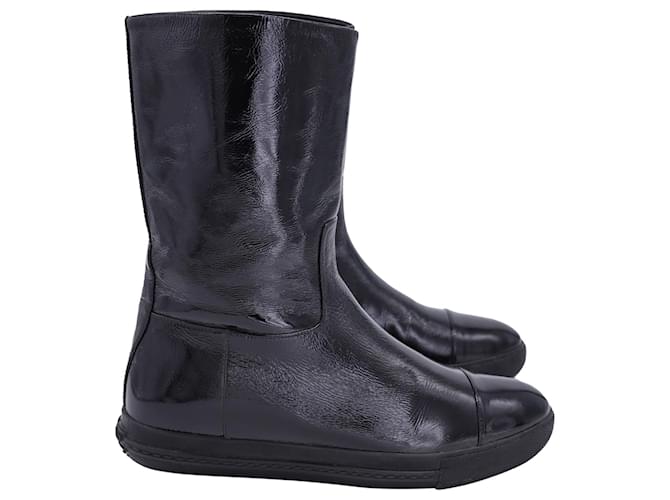 Miu Miu flache Halbstiefel aus schwarzem Lackkalbsleder  ref.1231116