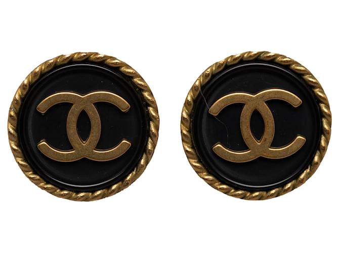 Chanel Gold CC Clip On Earrings Golden Metal Gold-plated  ref.1231194