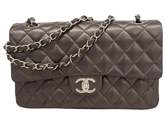 Timeless Chanel Matelassé Grey Leather  ref.1232059
