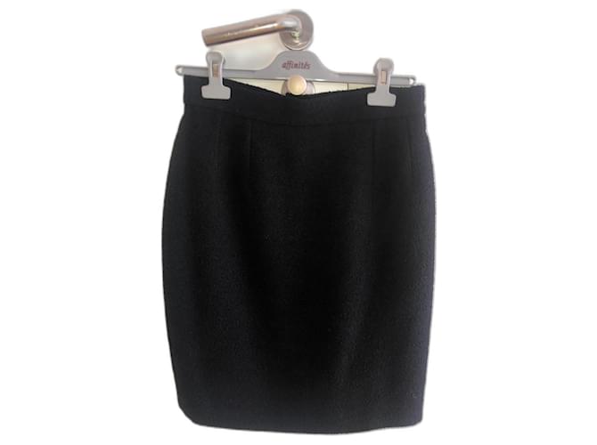 Chanel Tweed skirt Black  ref.1232173