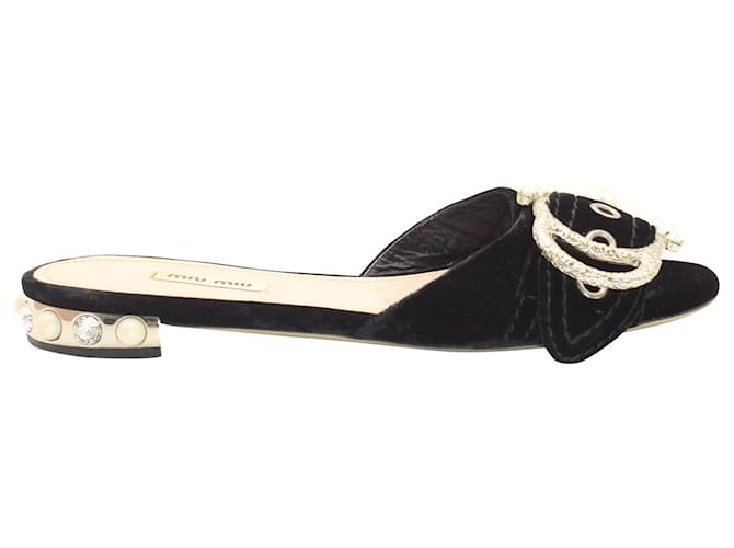 Flache Sandalen mit perlenverzierter Schnalle von Miu Miu aus schwarzem Samt  ref.1232548