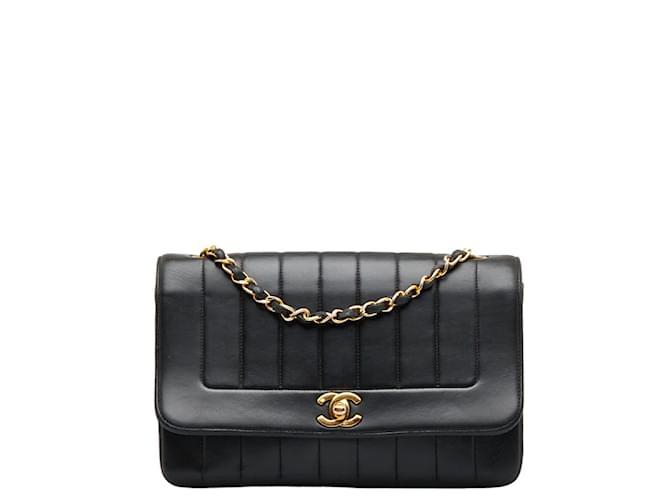 Chanel Bolsa de ombro com aba com borda vertical Mademoiselle Couro  ref.1232590