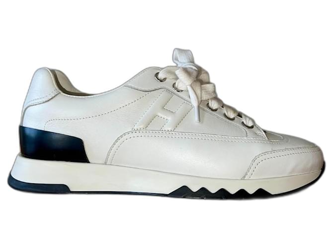 Fast neue Hermès-Sneaker Weiß Leder  ref.1232919