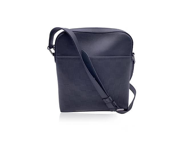 Louis Vuitton Crossbody Bag District Black Leather  ref.1233128