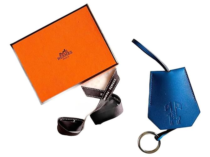 Accessoire de sac porte-clés bleu Hermès Cuir  ref.1233530