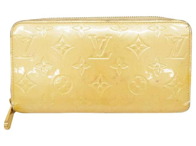 Louis Vuitton Zippy Wallet Beige Patent leather  ref.1235367