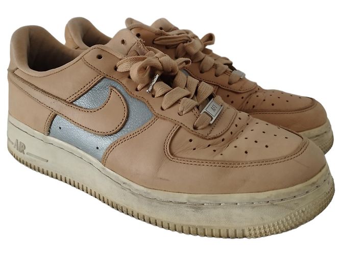 Baskets Nike Air Force 1 de couleur rose corail/saumon
