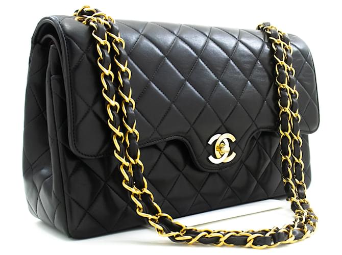 CHANEL Paris Limited Chain Shoulder Bag Black lined Flap Quilted Leather  ref.1236317