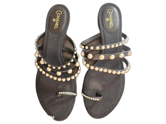 Cambon Chanel Flip flops sandals Black