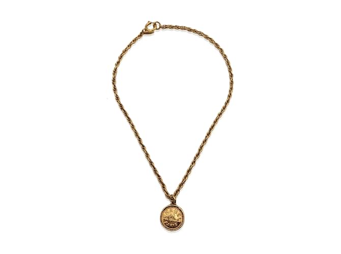 Cambon Chanel Colar de corrente de metal dourado vintage medalhão com logotipo CC  ref.1237121