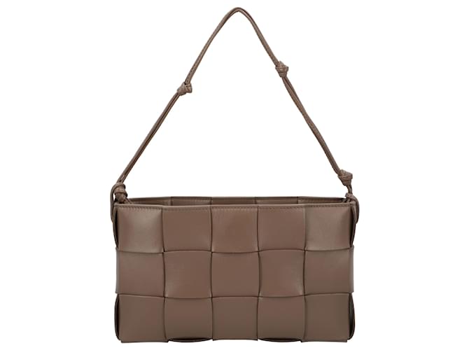 Bottega Veneta Bolsa cassete na alça Marrom Couro  ref.1237313