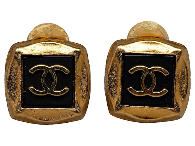 Chanel Gold Square CC Clip On Earrings Golden Metal Gold-plated  ref.1237588