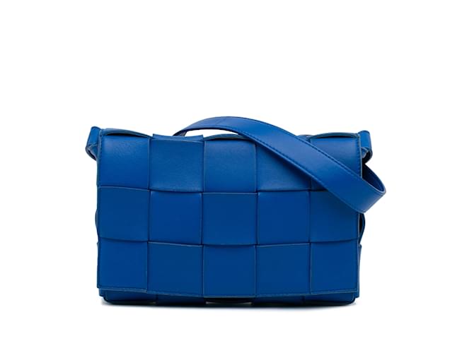Bolso bandolera azul de Bottega Veneta Maxi Intrecciato Cassette Cuero  ref.1238092
