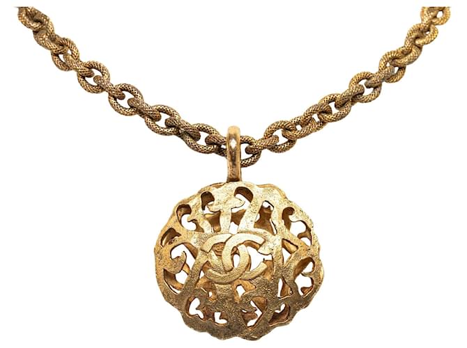 Gold Chanel CC Medallion Pendant Necklace Golden Yellow gold  ref.1238234