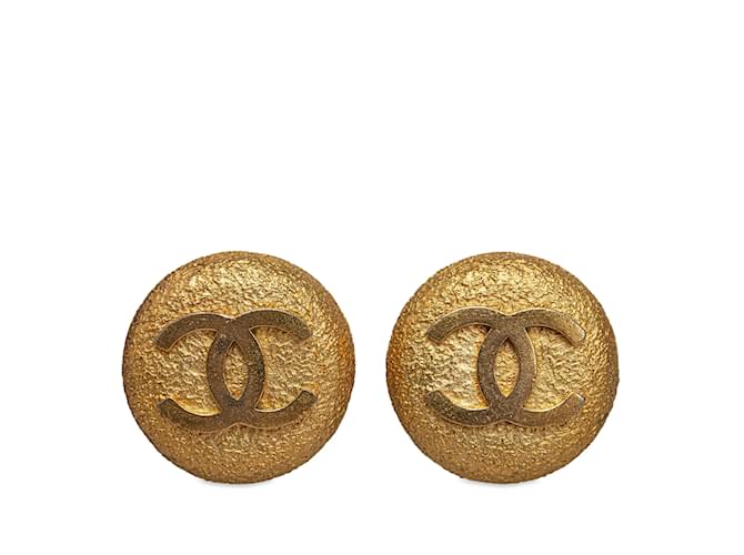 Gold Chanel CC Clip On Earrings Golden Gold-plated  ref.1238386