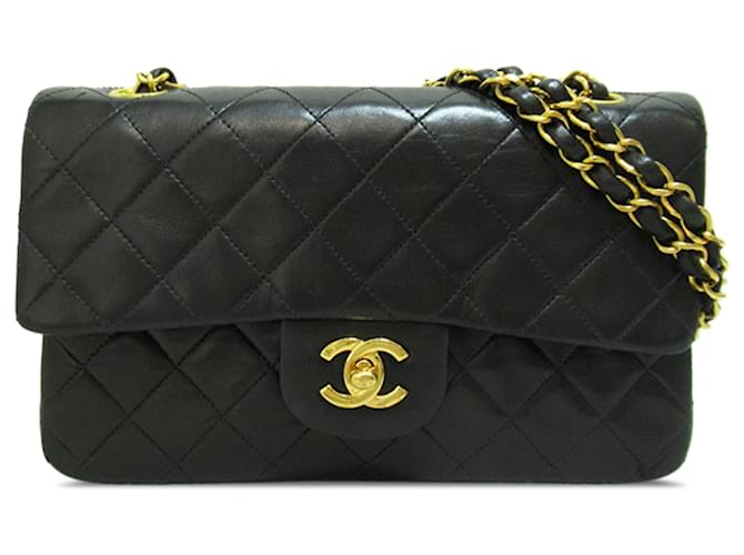Chanel Black Small Classic Lambskin lined Flap Leather  ref.1239132