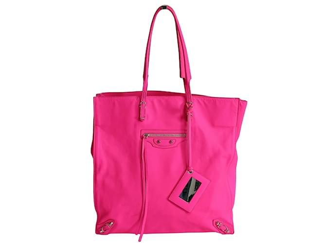 Balenciaga Balenciaga Papier vertical shoulder bag in fuchsia leather Pink  ref.1239868