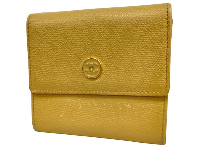 Timeless Chanel Logo CC Bege Couro  ref.1241743