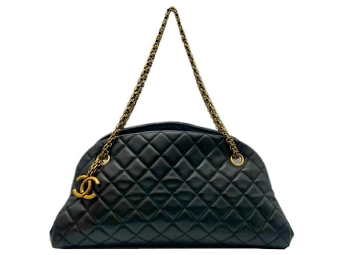 Chanel Black Leather  ref.1242109