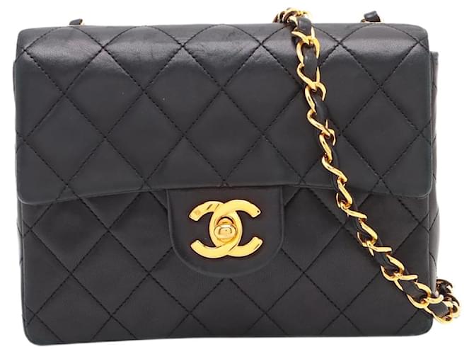 Chanel Vintage mini quadrado preto em pele de cordeiro 1989 Aba única clássica Couro  ref.1242480