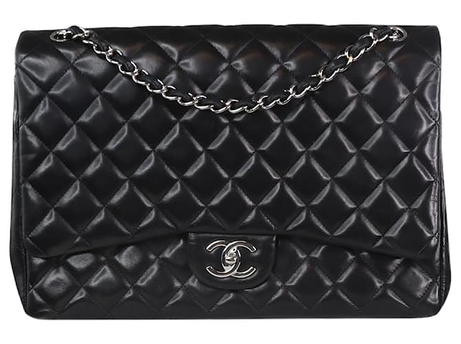 Chanel Maxi piel de cordero negra 2010 solapa forrada clásica Negro Cuero  ref.1242509