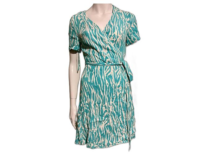 Diane Von Furstenberg DvF-Wrap-Kleid aus Viskose in Weiß und Türkis