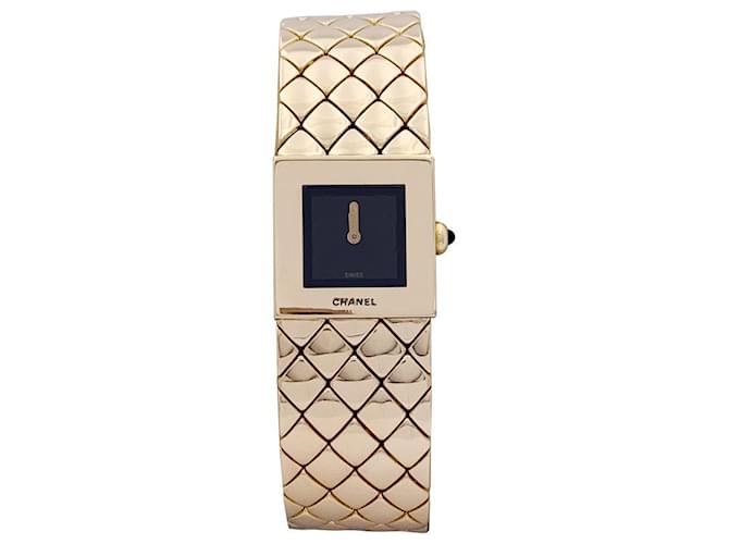 CHANEL WATCH, “Quilted”, Yellow gold.  ref.1243021